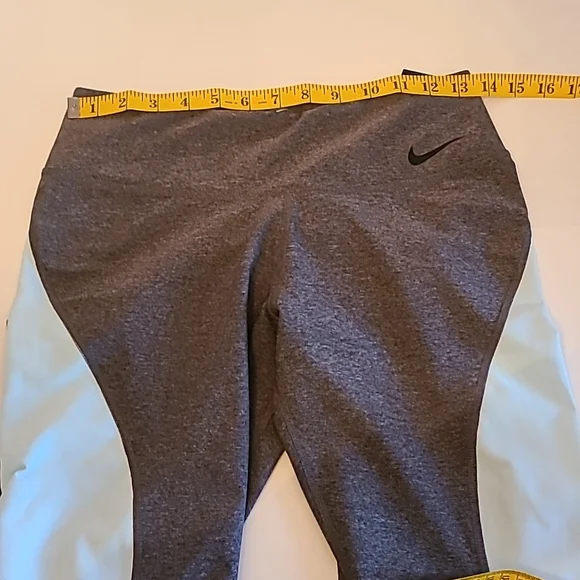 NWT, Nike, full length, leggings, with dry-fit. Size M - Picture 2 of 8